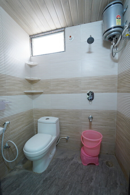 115 Bathroom 1