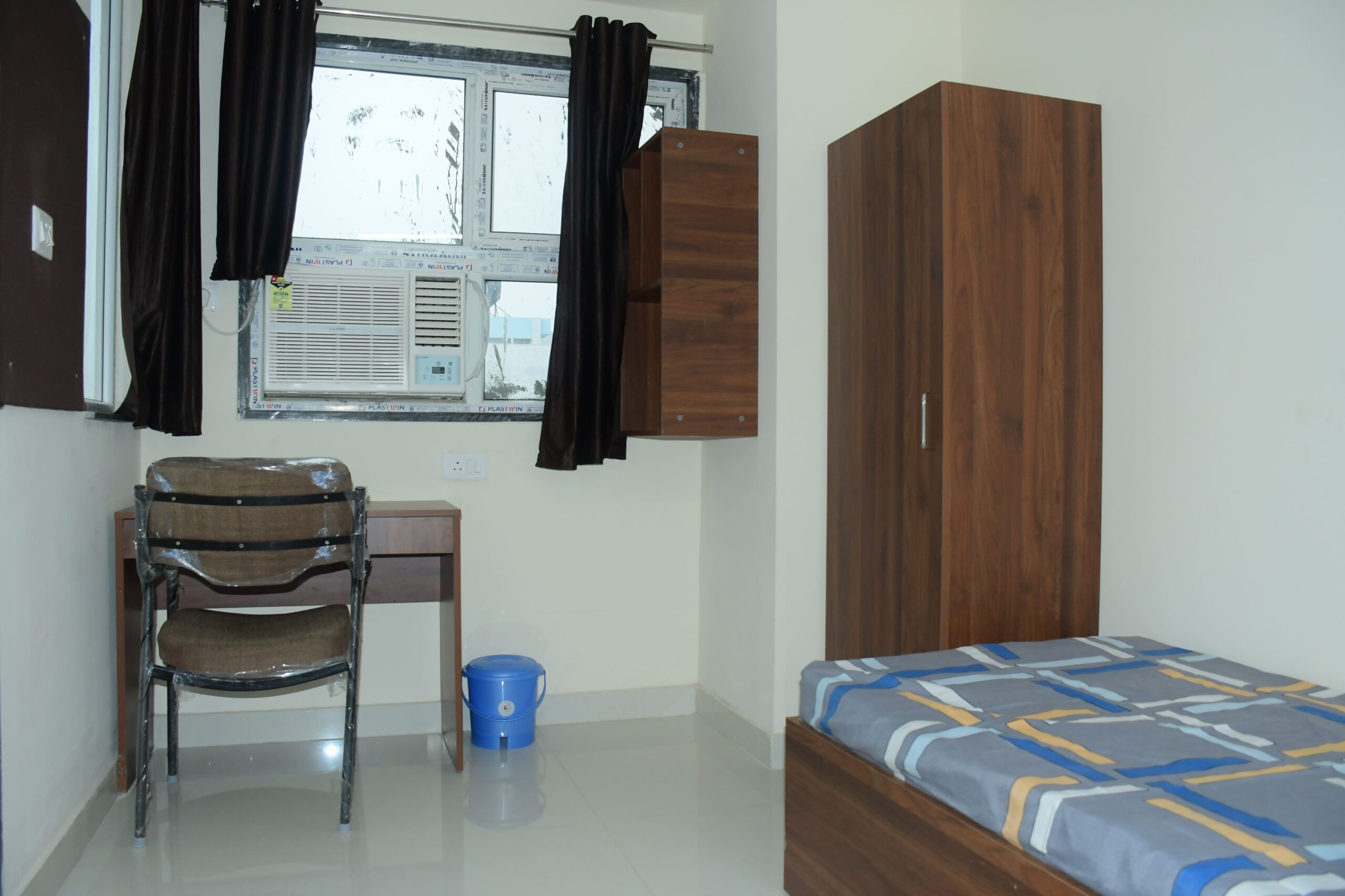 Aromaa prime girls hostel in Coral Park Kota