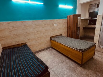 Singh Boys pg in Shakarpur Delhi