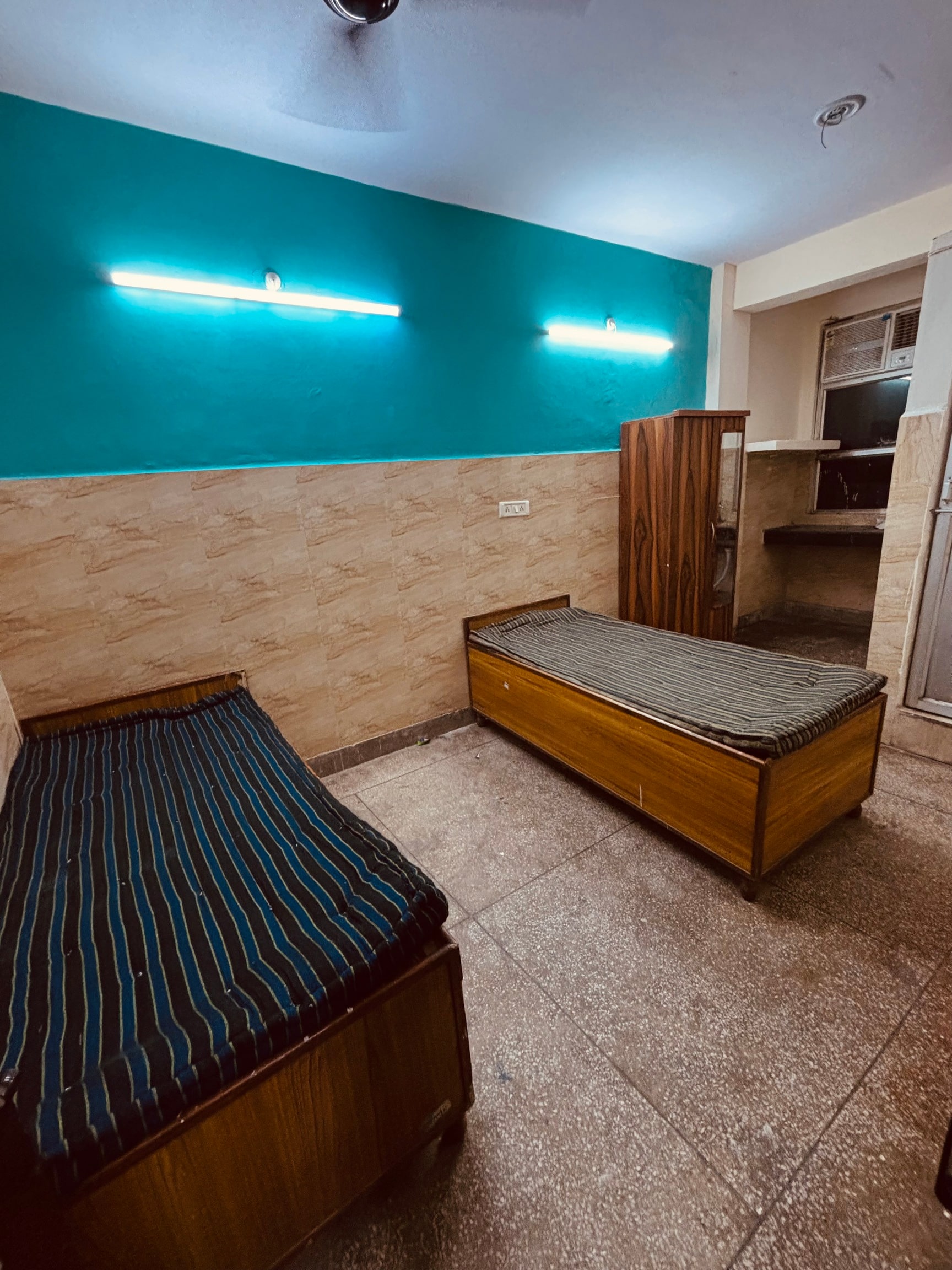 singh-pg-shakarpur-delhi-paying-guest-accommodations-for-men-o6v5n84hz2 Singh Boys pg in Shakarpur Delhi