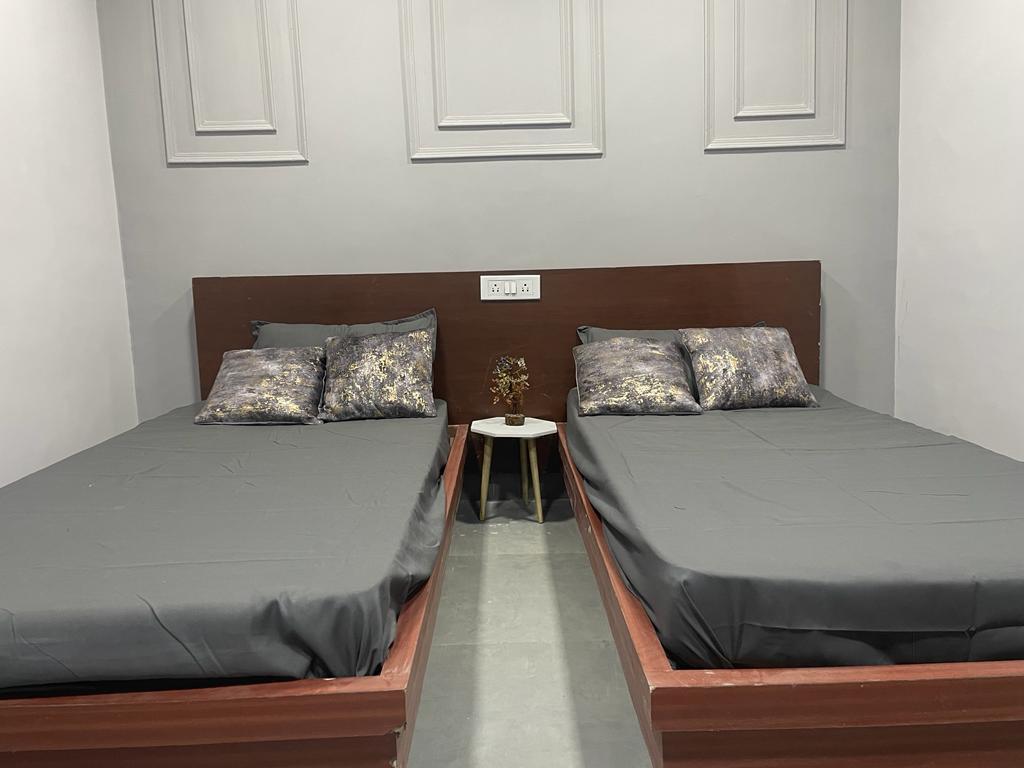 o7aarmubu8ku5q5-93uhbm40pl Linkpg Collection SD PG for Boys In South extention 1, New Delhi